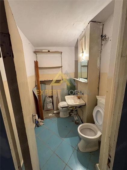 Spatiu comercial de inchiriat pe Bulevardul Republicii - 5