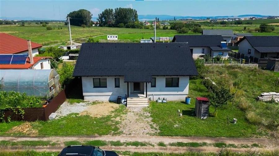 Casa noua pe parter,salon generos,terasa, pod mansardabil,teren 476mp,Sanpetru B - 9