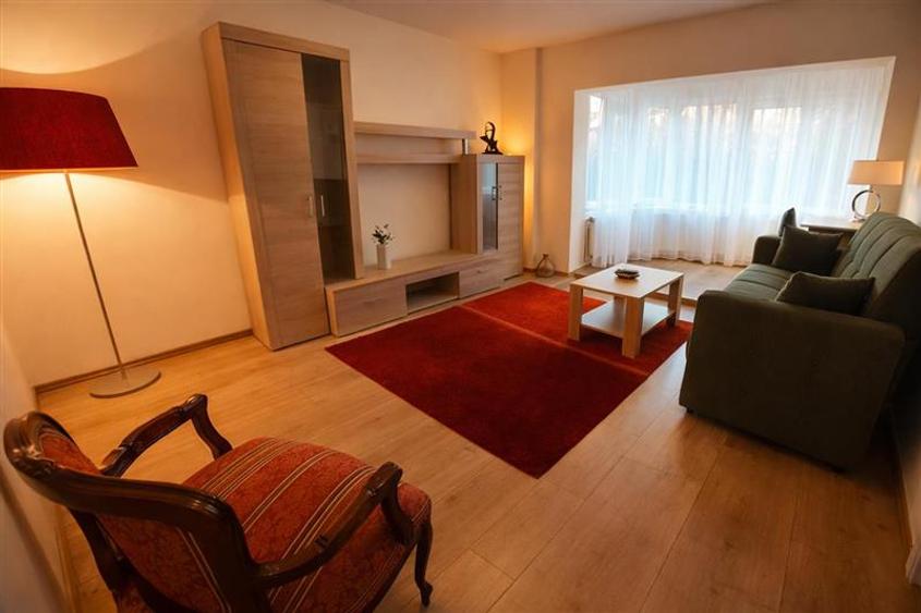 Apartament 2 camere, decomandat, Centru Civic, Brasov - 1