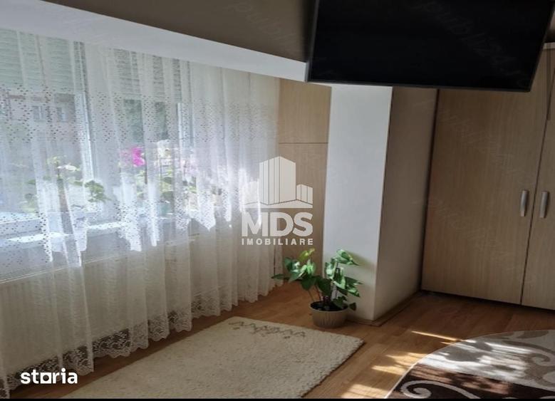 Garsonieră decomandată în Lipovei
