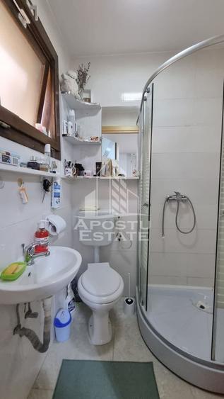 Casă individuală cu 6 camere cu Canalizare în Dudeștii Noi