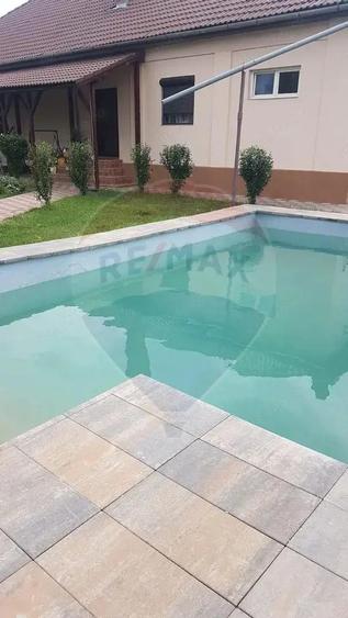 Casa cu 3 apartamente, piscina ?i 1000 mp teren, vanzare/schimb Turnu - 16