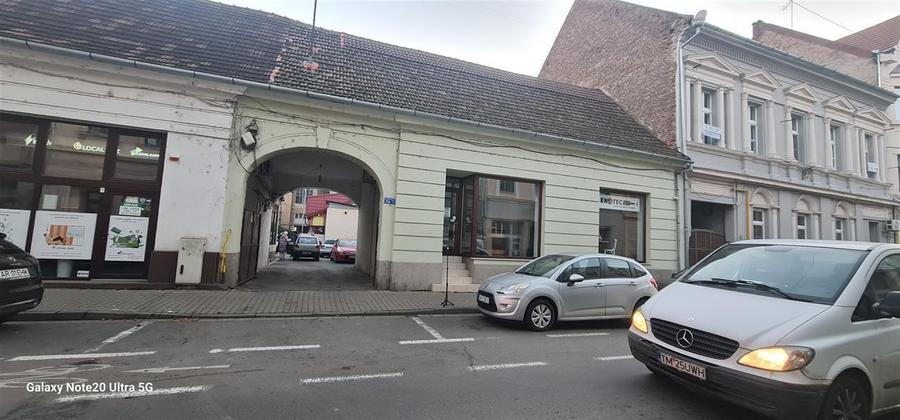 Spatiu comercial 147mp, F.S.12ml, zona Teatru, renovat - 1