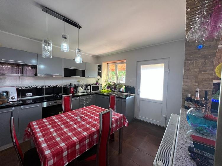 Casa 3 camere + spatiu comercial in Masca - ID : RH-7013 - 7