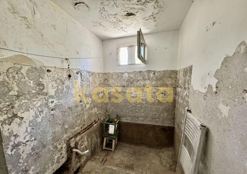Pentru renovat - vanzare 2 camere la 200 de metri de stat... - 6