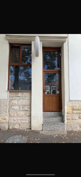 P. F - inchiriez spatiu com. 50mp - central - 1