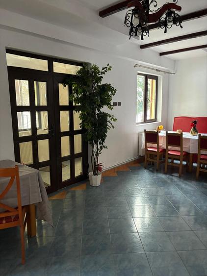 Pensiune/Afacere la Cheie P+E+M, Zona Valea Portii   Bran, priveliste panoramica - 3