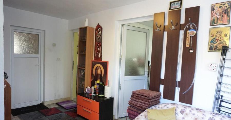 BUDESTI - CASA LANGA ORAS, TEREN 935 MP - 9