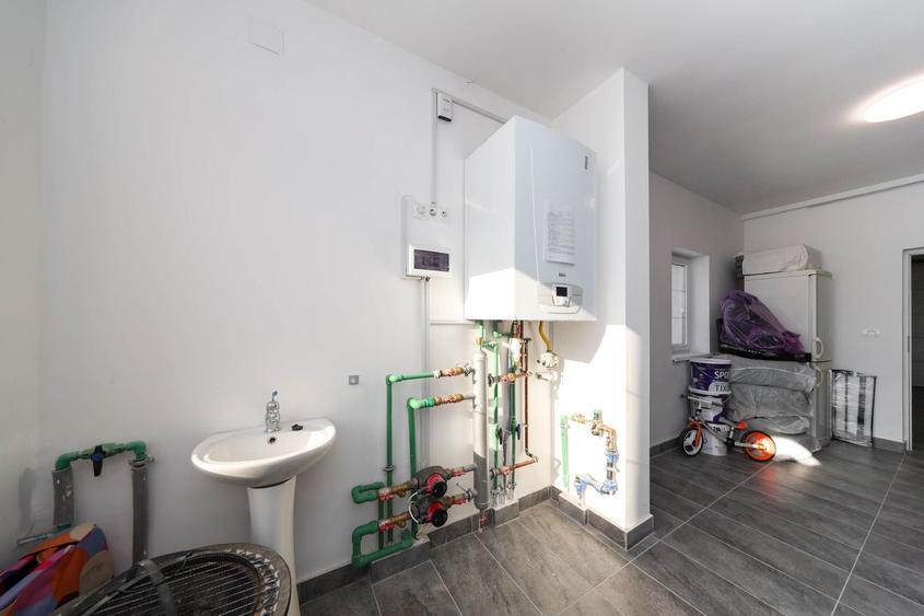 Casă ideală pentru familie în Brașov, Bunloc – spațioasă, luminoasă, priveliște - 51