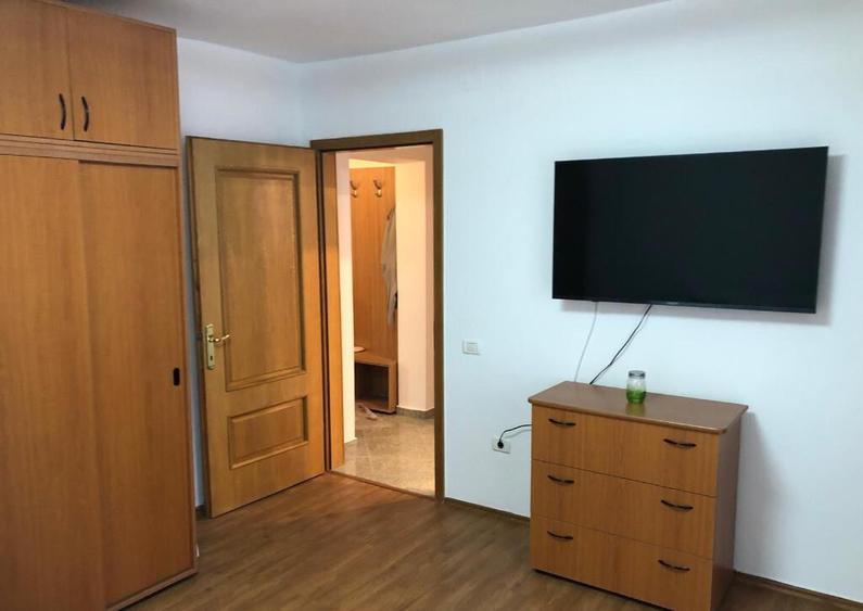 Apartament cu 3 camere, decomandat - zona Centru Civic - 8