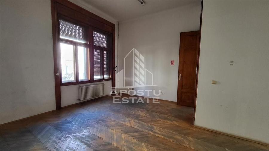 Apartament cu 4 camere, SAD, Piata Victoriei, 180 mp - 14
