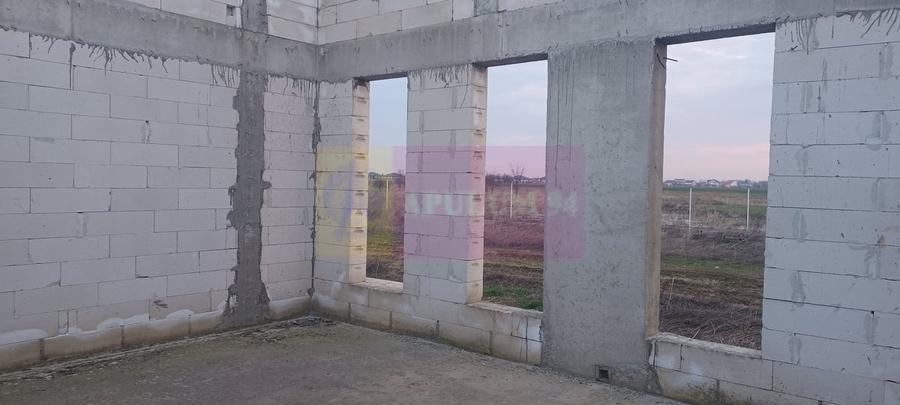 Sabareni, casa la rosu 116 mp utili, curte 607 mp - 10