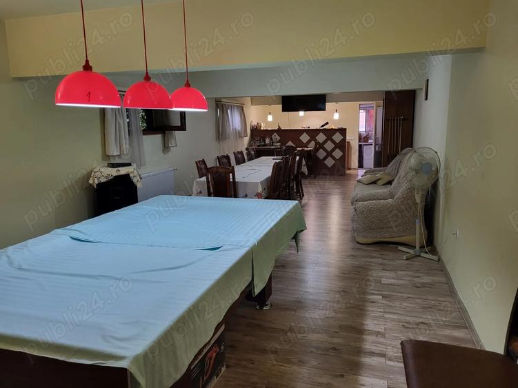 Vand casa cu piscina interioara - 2