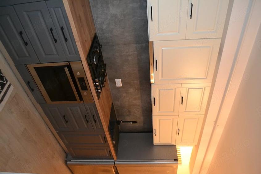 Apartament cu 2 camere decomandat în Tractorul