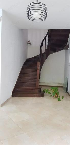 Vila de inchiriat 5 camere str Ion Creanga Ploiesti - Birouri, Salon, Scoala, Clinca, etc - 5