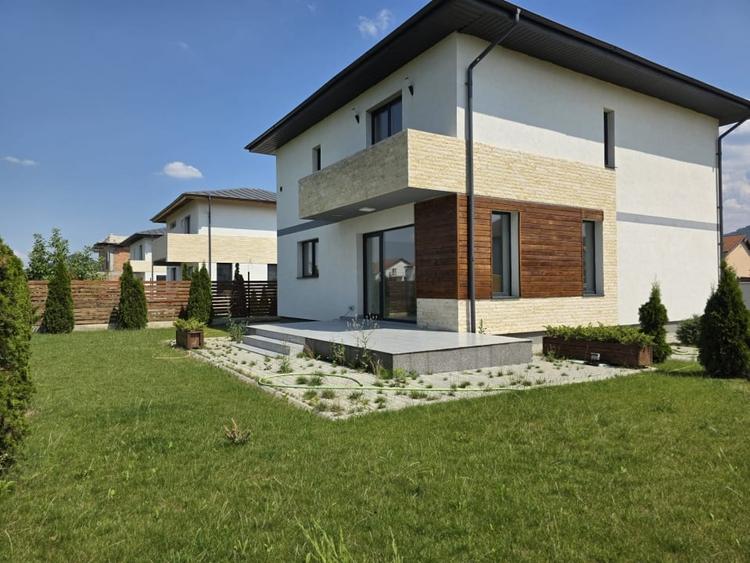 Vila premium cu patru camere la cheie, teren 500mp, Ghimbav - 1