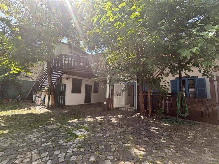 Cladire cu Arhitectura Traditionala - 691 mp - Ultracentral Oradea - 7