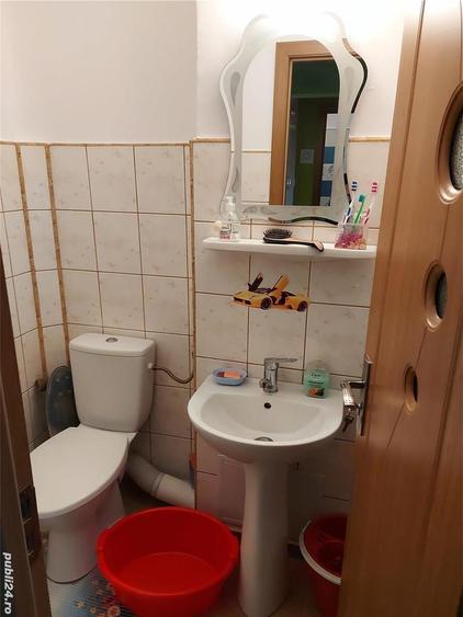 Apartament cu 3 camere decomandat în Rovine