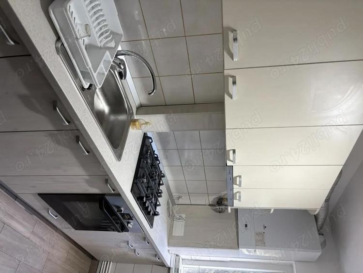 inchiriez apartament 3 camere - central - 2