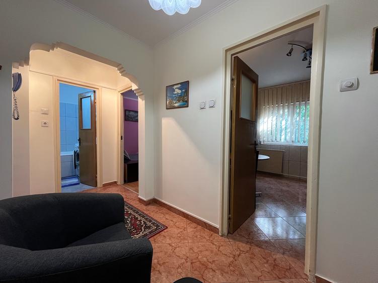 Apartament cu 2 camere decomandat în Drumul Taberei