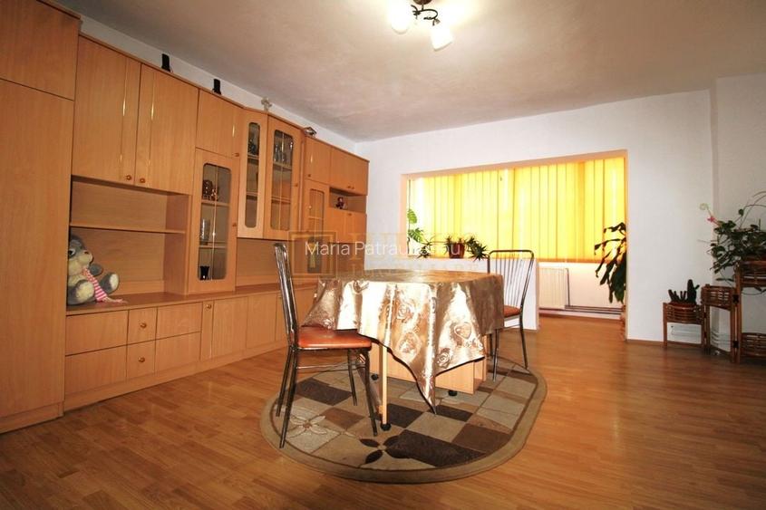 3 camere, centrală, decomandat-Fabric