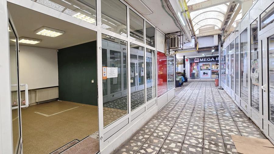 Inchiriere spatiu comercial Piata Orizont 40 mp, grup sanitar, vitrina - 1