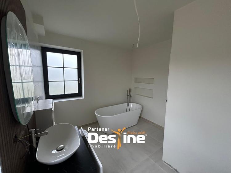 Casa individuala 120mp Teren 360mp Loc parcare terasa si curte generoasa Rediu - 14