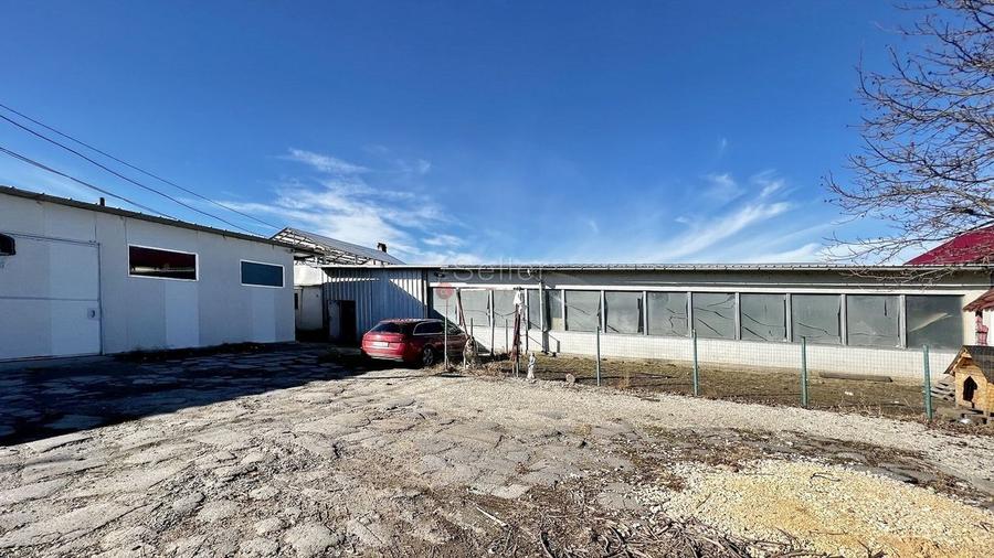 Teren intravilan cu hala construita - 2