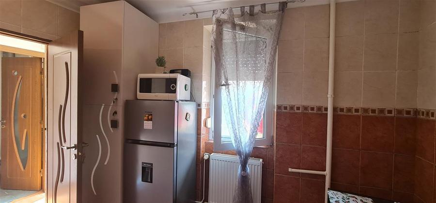 Ap. 2 camere, et.3, la bloc, 82mp, central -Piata Catedralei - 7