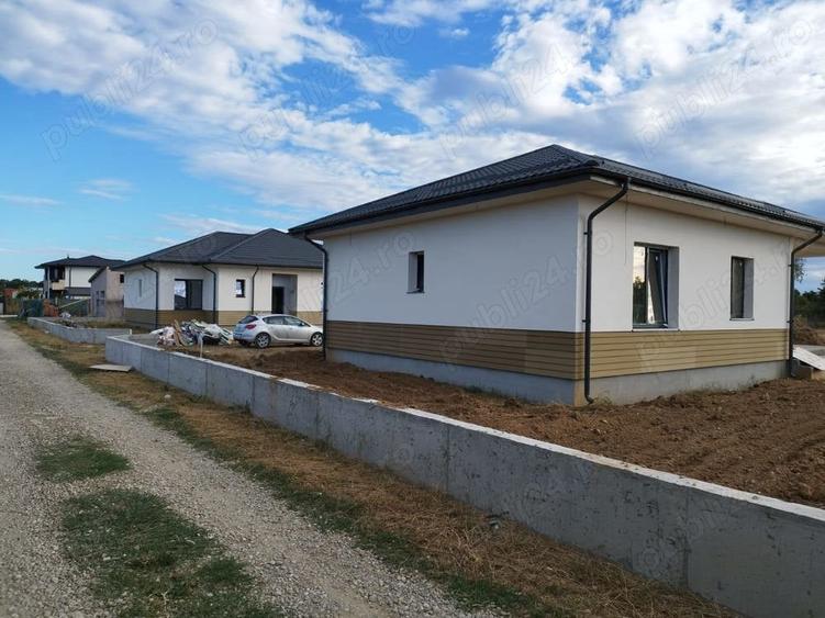 Casă cu 4 camere cu Teren 500 Mp în Săftica