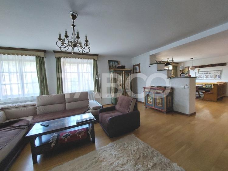 Casa de vanzare specific sasesc si atelier pret avantajos Cisnadioara - 2