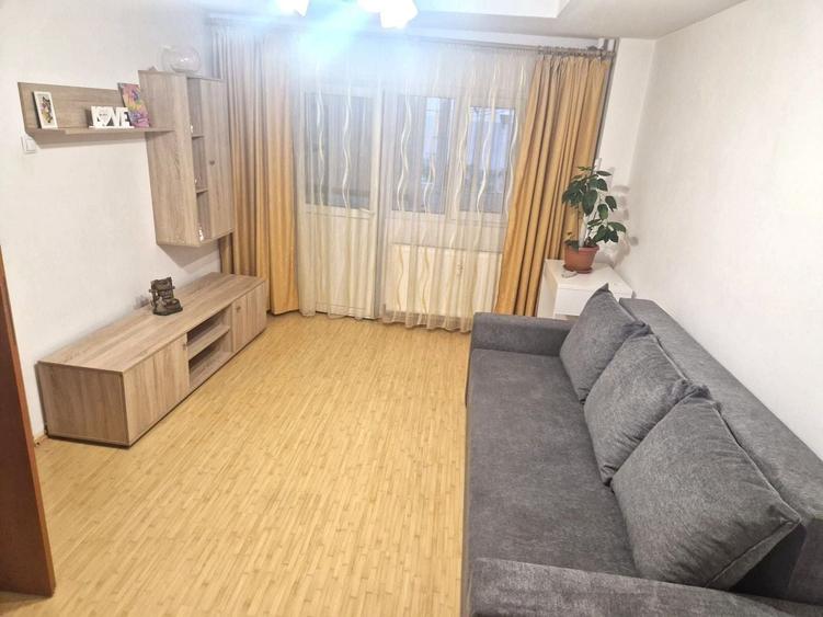 Apartament cu 2 camere decomandat în Basarabia — fotografia 1