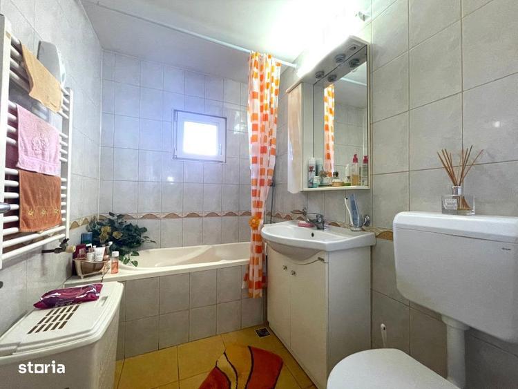 Apartament cu 3 camere decomandat, mobilat în Soarelui