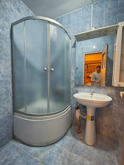 Apartament cu 2 camere decomandat în Craiovița Nouă