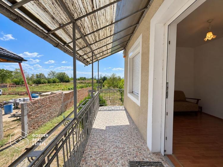 Casă individuală cu 7 camere cu Canalizare în Păuliș