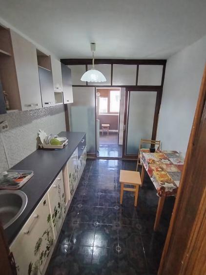 Apartament cu 3 camere decomandat în Babadag