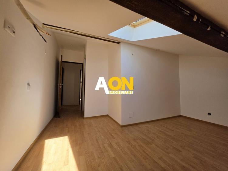 Apartament cu 5 camere decomandat în Cetate