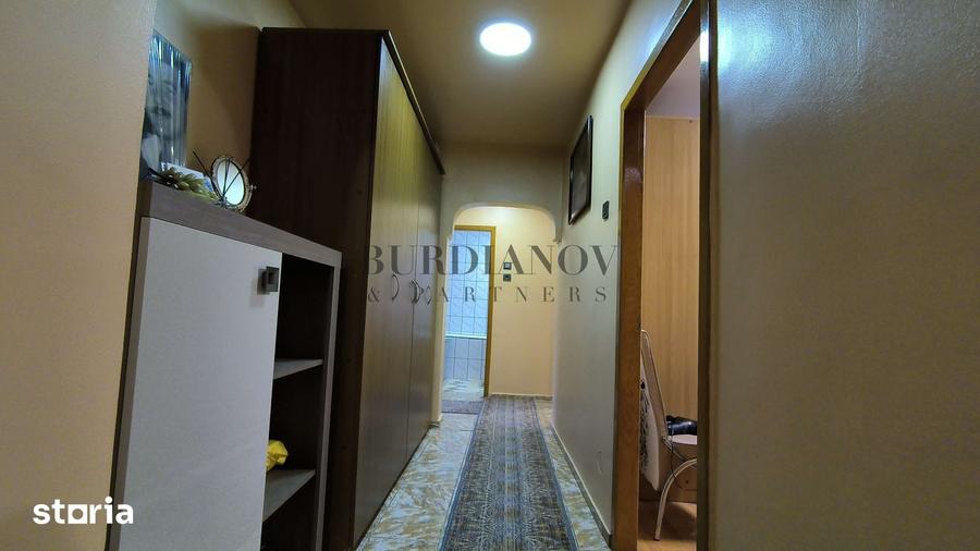Apartament cu 4 camere semidecomandat în Pantelimon