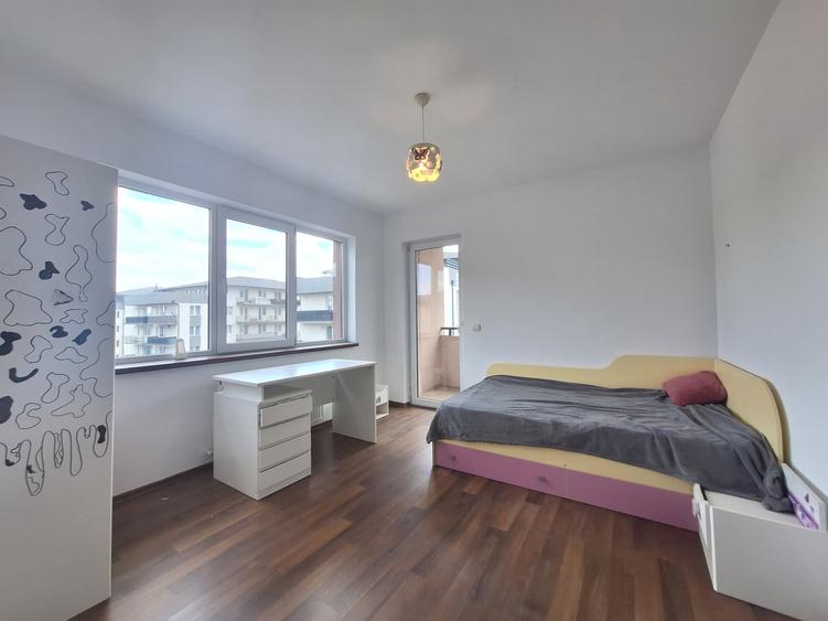 Apartament cu 3 camere semidecomandat, mobilat în Florești — fotografia 3