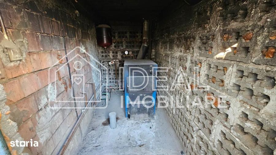 Casă cu 3 camere cu Canalizare în Central