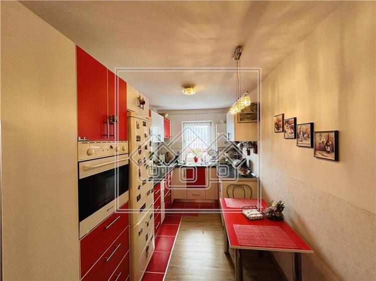 Apartament cu 3 camere decomandat în Central
