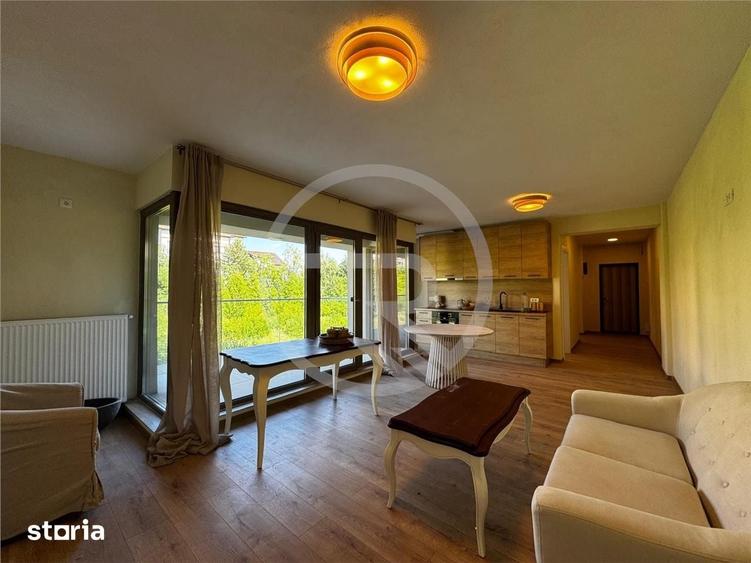 Apartament cu 3 camere semidecomandat în Borhanci