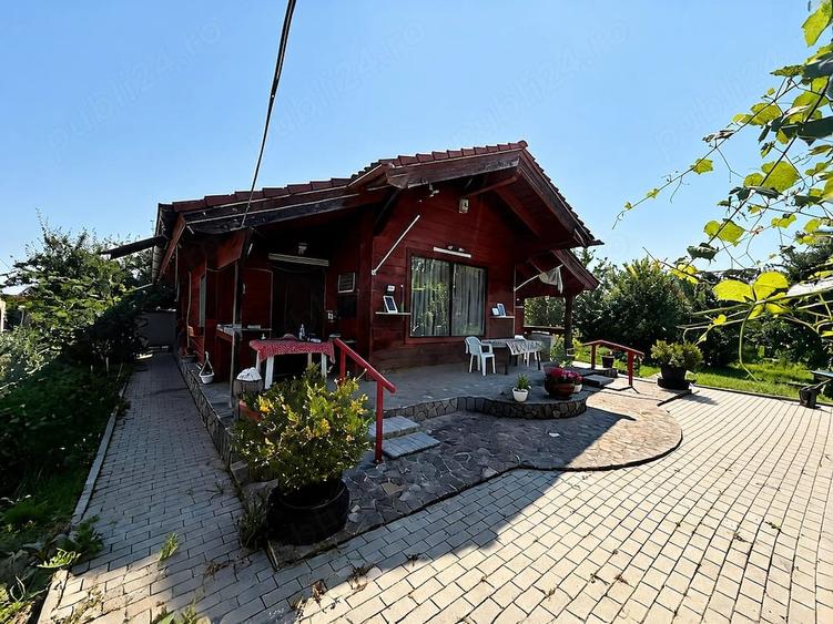 Casă cu 5 camere cu Teren 541 Mp în Românești