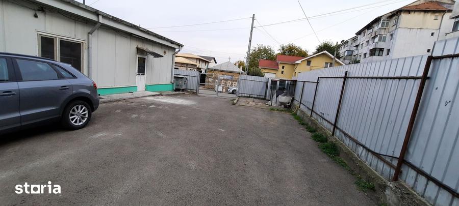 Spațiu comercial, de 350 mp, în Central