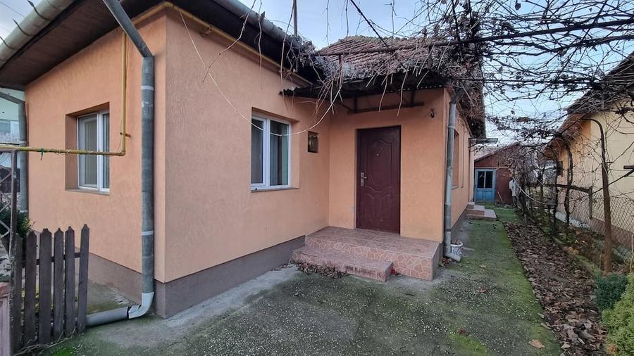 Casă cu 2 camere cu Teren 407 Mp în Someșeni