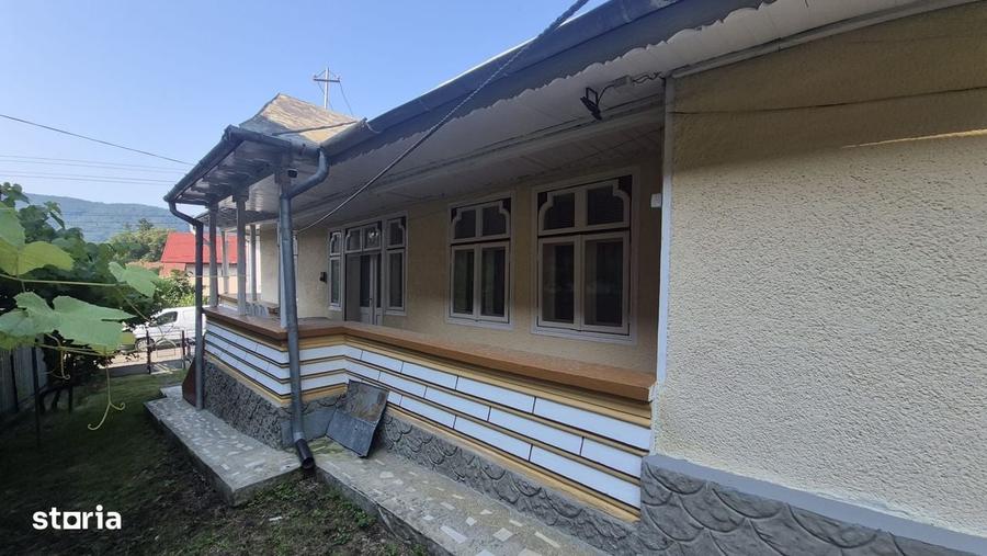 Casă cu 4 camere cu Teren 679 Mp în Central
