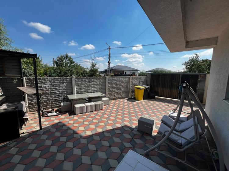 Duplex cu 4 camere cu Canalizare în Domnești