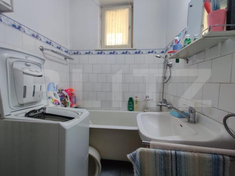 Apartament cu 3 camere semidecomandat, mobilat în Rogerius