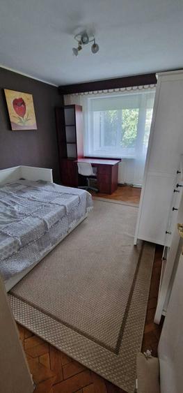 Apartament cu 4 camere decomandat în Săsar