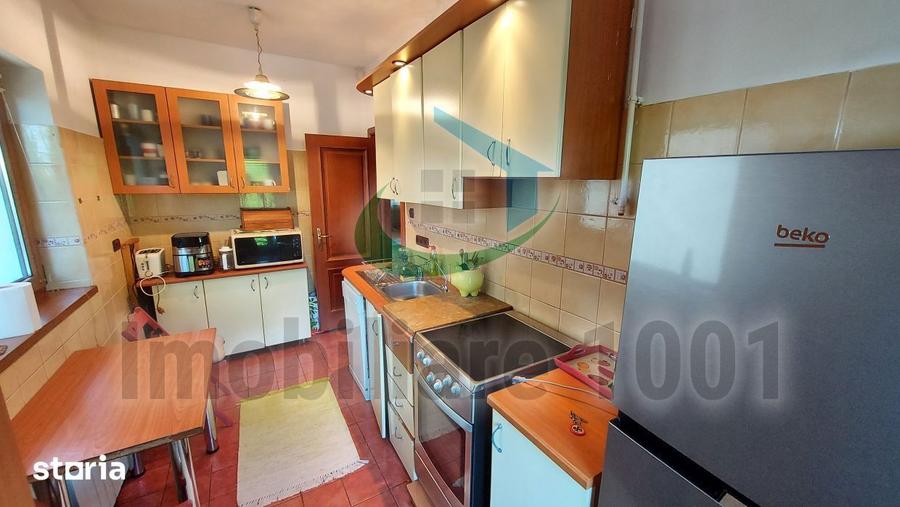 Casă cu 5 camere cu Teren 660 Mp în Central
